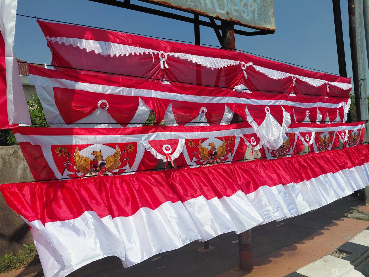 Jelang HUT ke-81 RI, Penjualan Bendera di Kota Pekalongan Turun Hampir 50 Persen