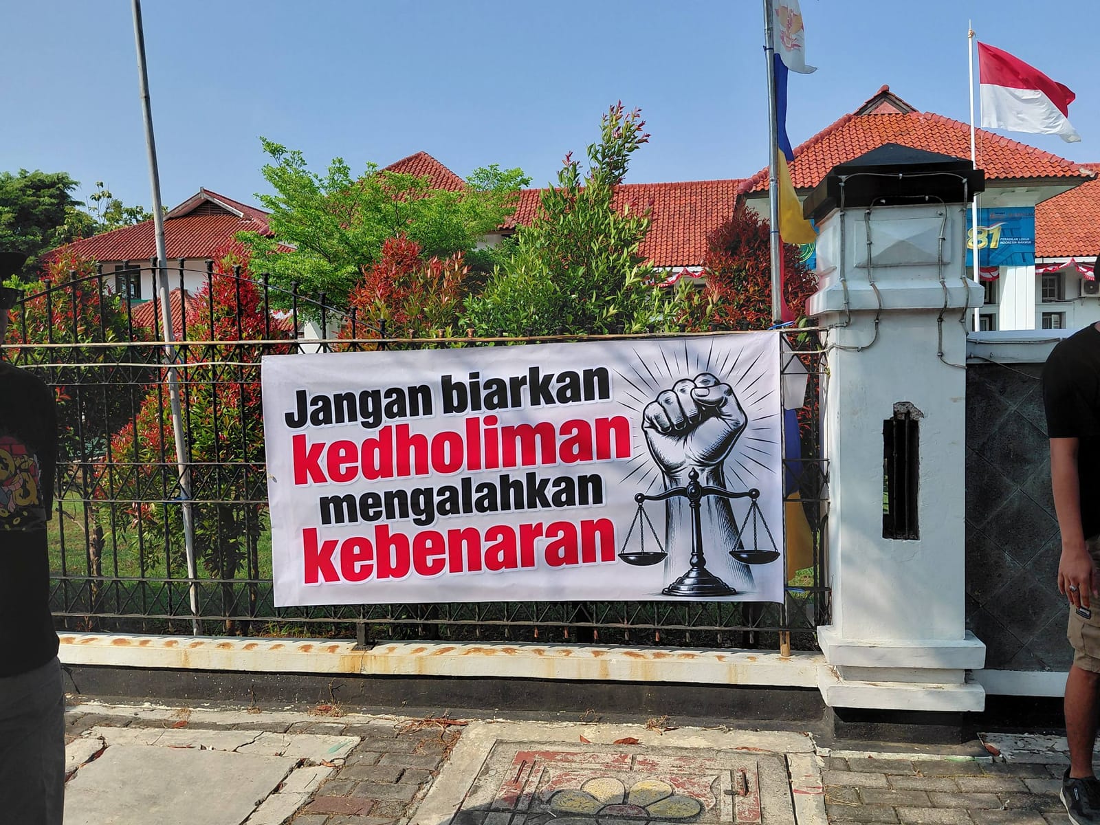 Sidang Perdana Praperadilan Kasus Padepokan Padang Ati Dikawal Warga, Tolak Permohonan Tersangka